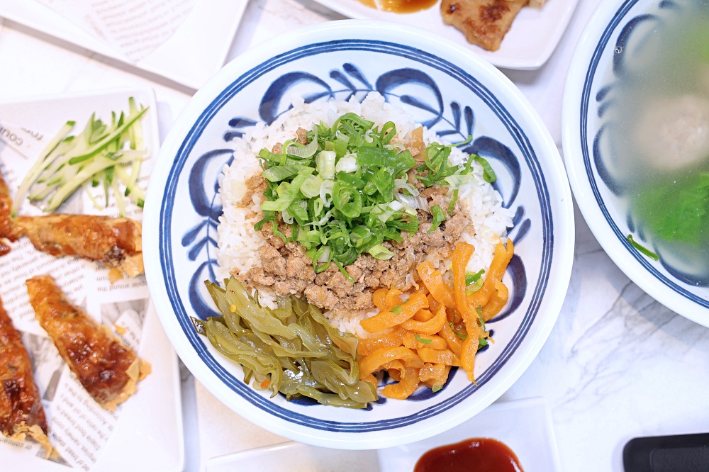 客來樂夜食 | 宵夜吃什麼？台中深夜食堂全新推出酸菜牛肉麵和厚切豬排咖哩飯，台中宵夜推薦！