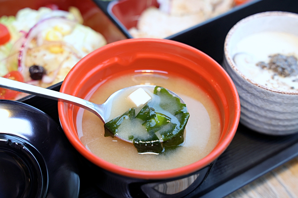 日饕和食料理 | 國資圖平價餐廳，定食、烏龍麵150起免服務費，用餐不限時全日供餐！