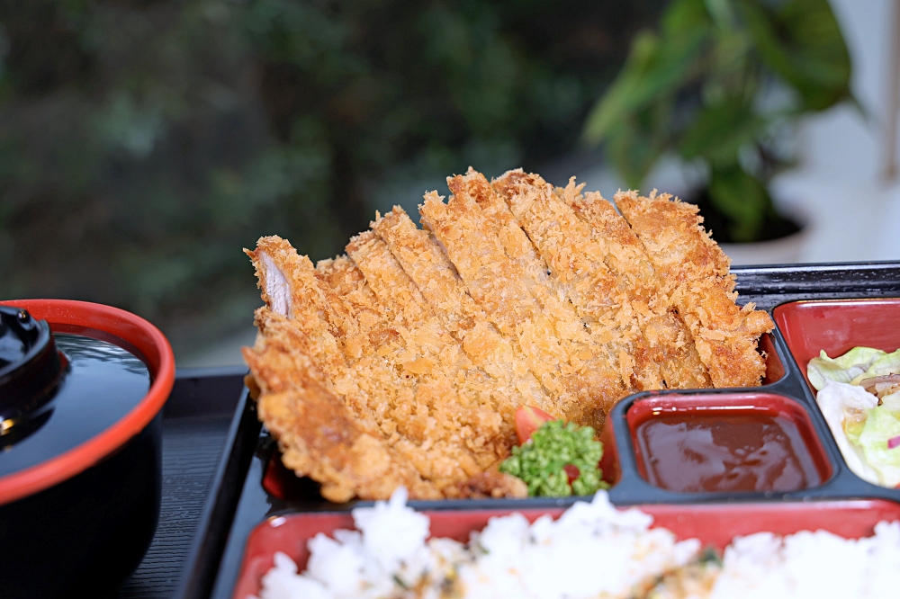 日饕和食料理 | 國資圖平價餐廳，定食、烏龍麵150起免服務費，用餐不限時全日供餐！