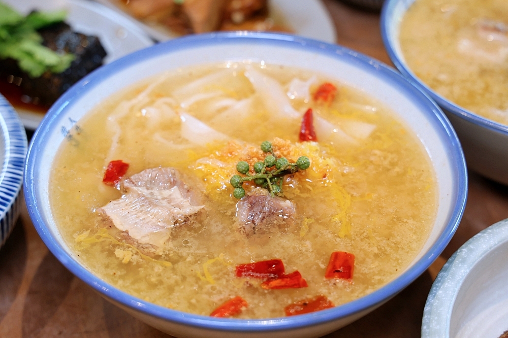 有春茶館大墩店 | 霸氣芒果冰這裡吃！古早味台菜、下午茶點心選擇豐富，台中聚餐餐廳推薦！