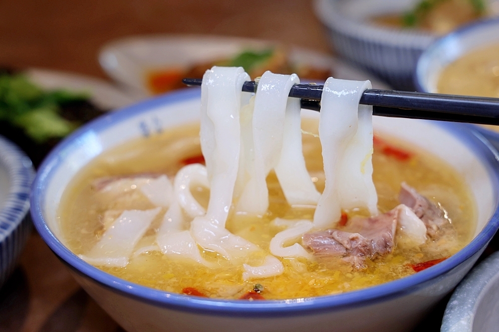 有春茶館大墩店 | 霸氣芒果冰這裡吃！古早味台菜、下午茶點心選擇豐富，台中聚餐餐廳推薦！