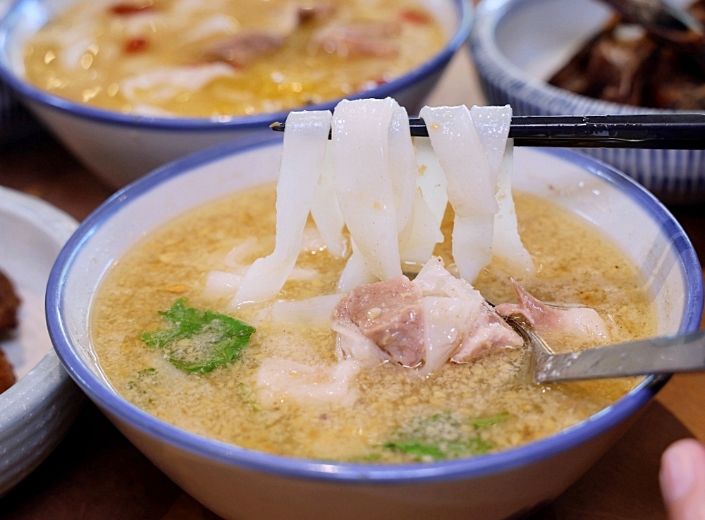 有春茶館大墩店 | 霸氣芒果冰這裡吃！古早味台菜、下午茶點心選擇豐富，台中聚餐餐廳推薦！