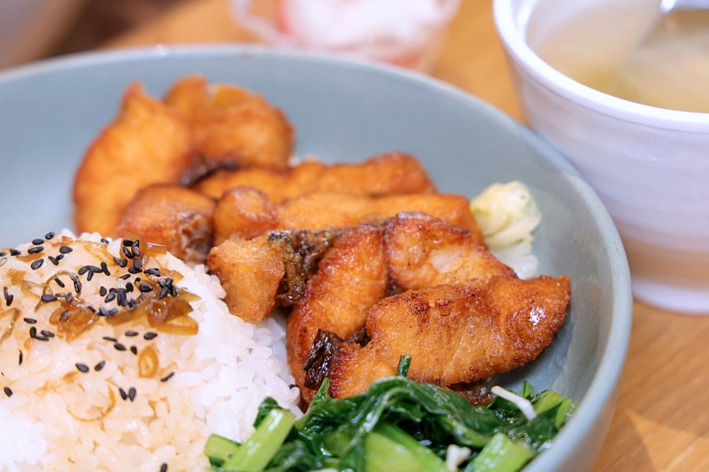 有春茶館大墩店 | 霸氣芒果冰這裡吃！古早味台菜、下午茶點心選擇豐富，台中聚餐餐廳推薦！