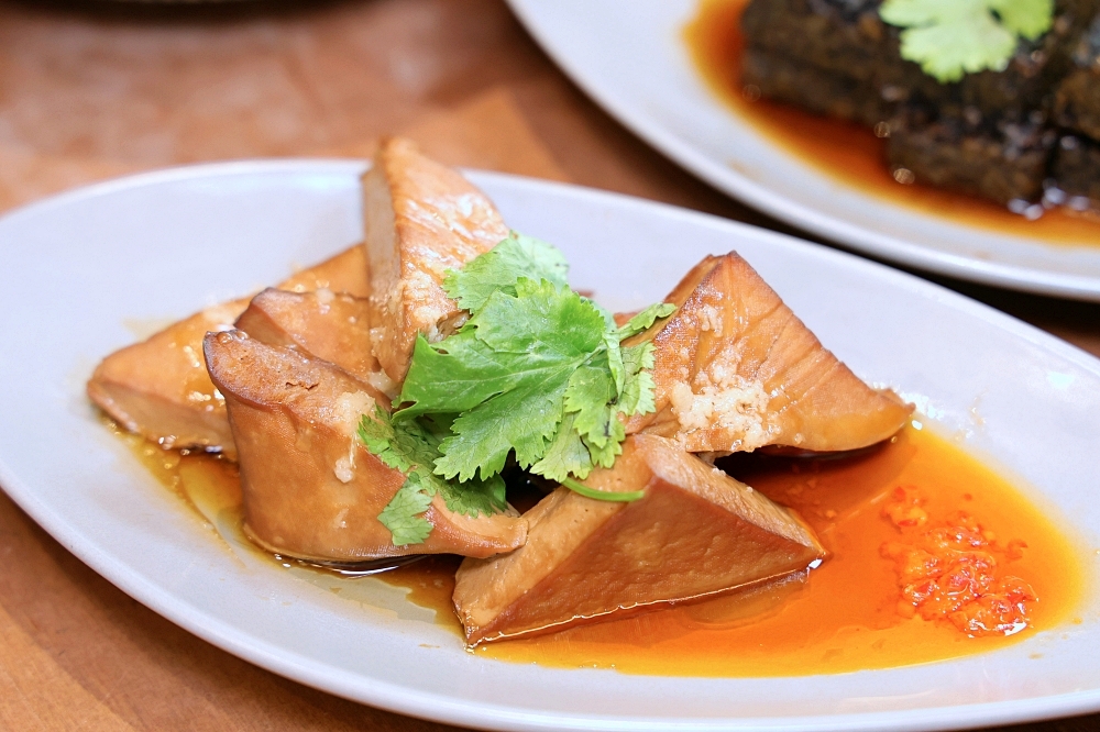 有春茶館大墩店 | 霸氣芒果冰這裡吃！古早味台菜、下午茶點心選擇豐富，台中聚餐餐廳推薦！