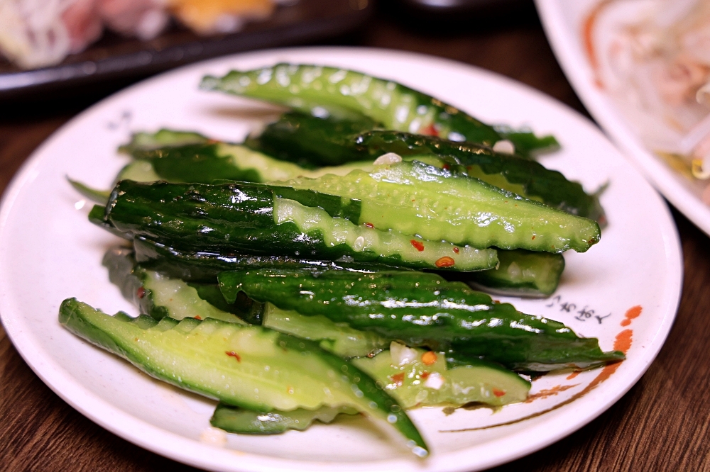 彭記鵝肉大王 | 鹹水鵝肉、煙燻鵝肉、下水小菜道道好吃，加了蛤蜊的鵝白湯鮮美爆表！台中鵝肉推薦