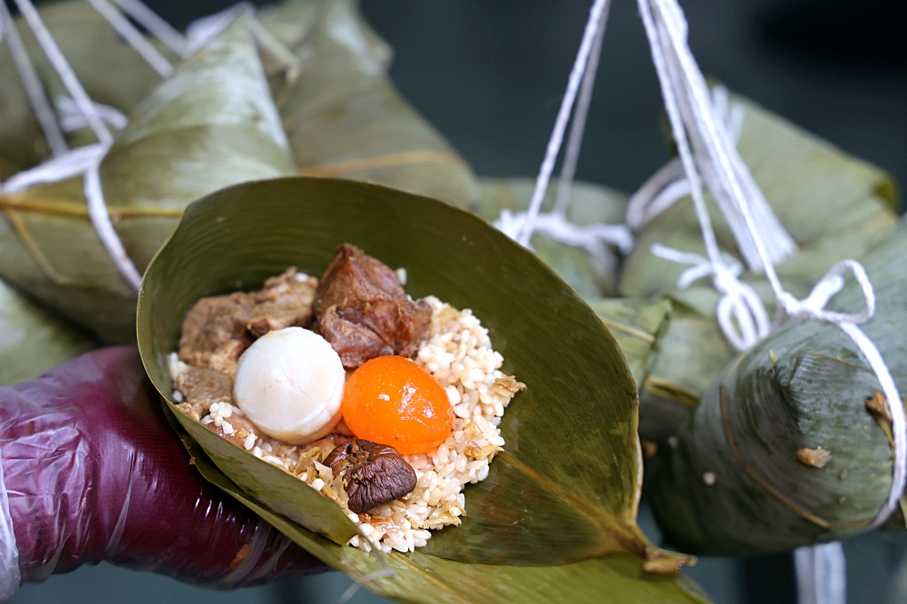 老東家食品 | 得獎名粽全新肉粽禮盒好有質感，鮑魚干貝烏魚子全入粽，台中肉粽推薦，肉粽宅配推薦