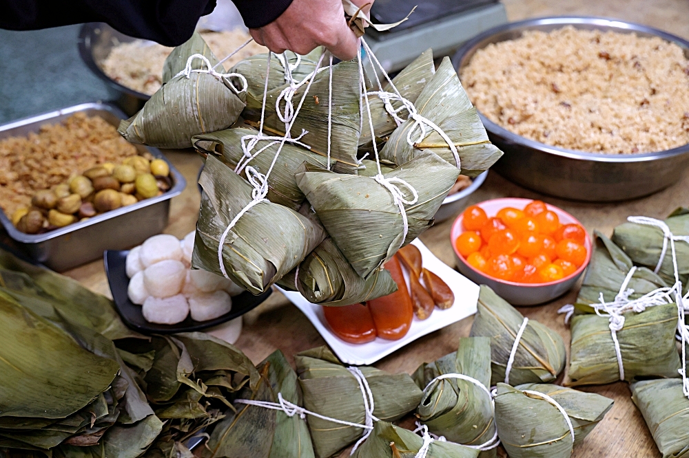 老東家食品 | 得獎名粽全新肉粽禮盒好有質感，鮑魚干貝烏魚子全入粽，台中肉粽推薦，肉粽宅配推薦