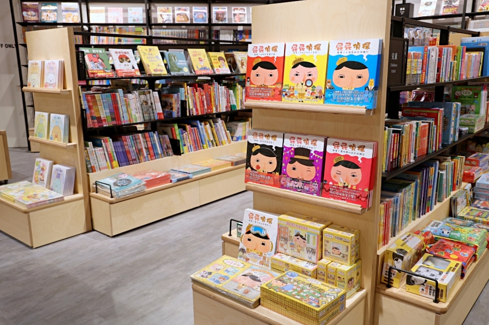 蔦屋書店 LaLaport北館 | 台中首間WIRED CHAYA茶屋進駐最美書店