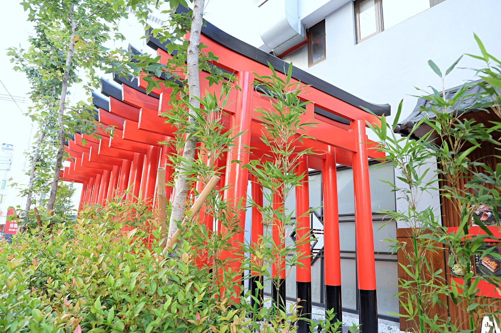 山鯨燒肉西屯店 | 浮誇和牛寶箱、免費和服體驗，還有日本鳥居造景，台中燒肉推薦！