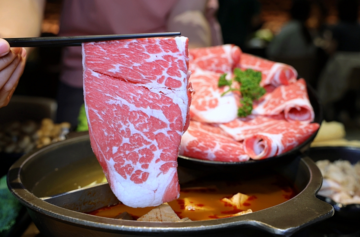 椒饗麻辣鍋 | 師承新北齊味麻辣鴛鴦鍋，滑嫩爆汁麻辣鴨血太經典，公益路麻辣鍋推薦！