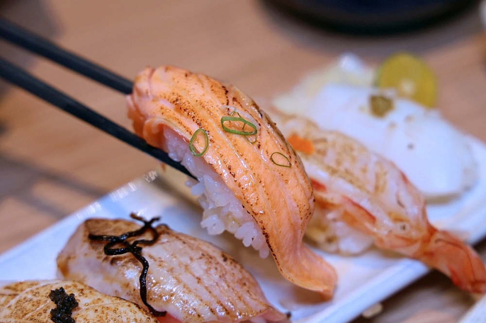 百川酒場 | 海鮮丼飯、暢快生啤，還有立體彩繪打卡牆，草悟道居酒屋推薦