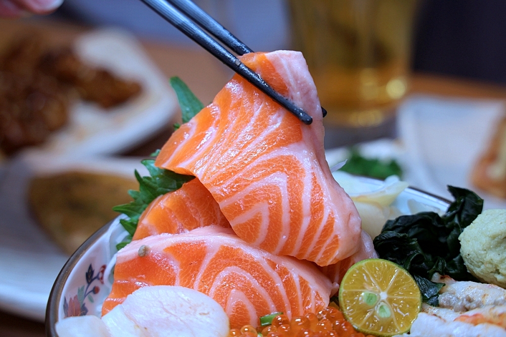 百川酒場 | 海鮮丼飯、暢快生啤，還有立體彩繪打卡牆，草悟道居酒屋推薦