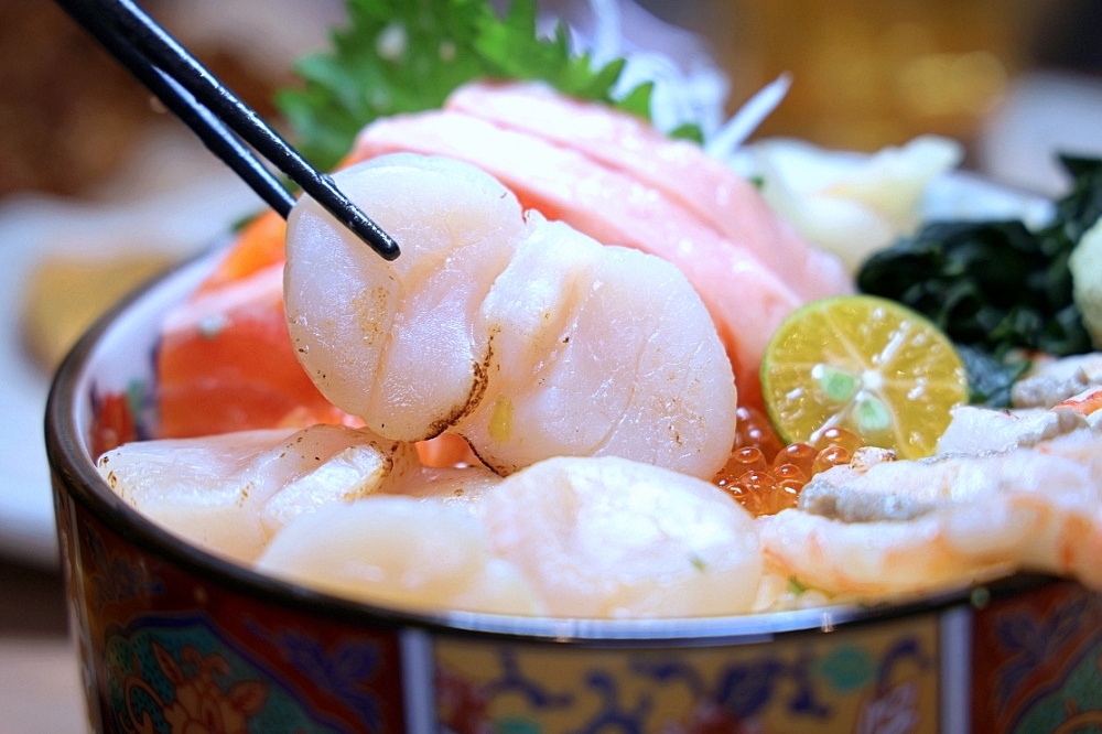 百川酒場 | 海鮮丼飯、暢快生啤，還有立體彩繪打卡牆，草悟道居酒屋推薦