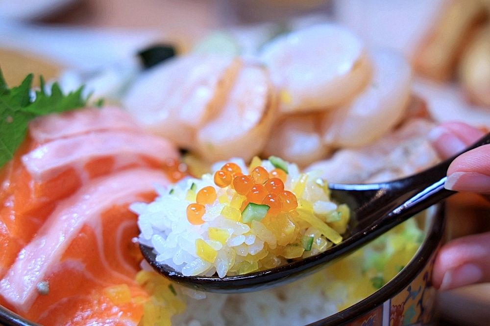 百川酒場 | 海鮮丼飯、暢快生啤，還有立體彩繪打卡牆，草悟道居酒屋推薦