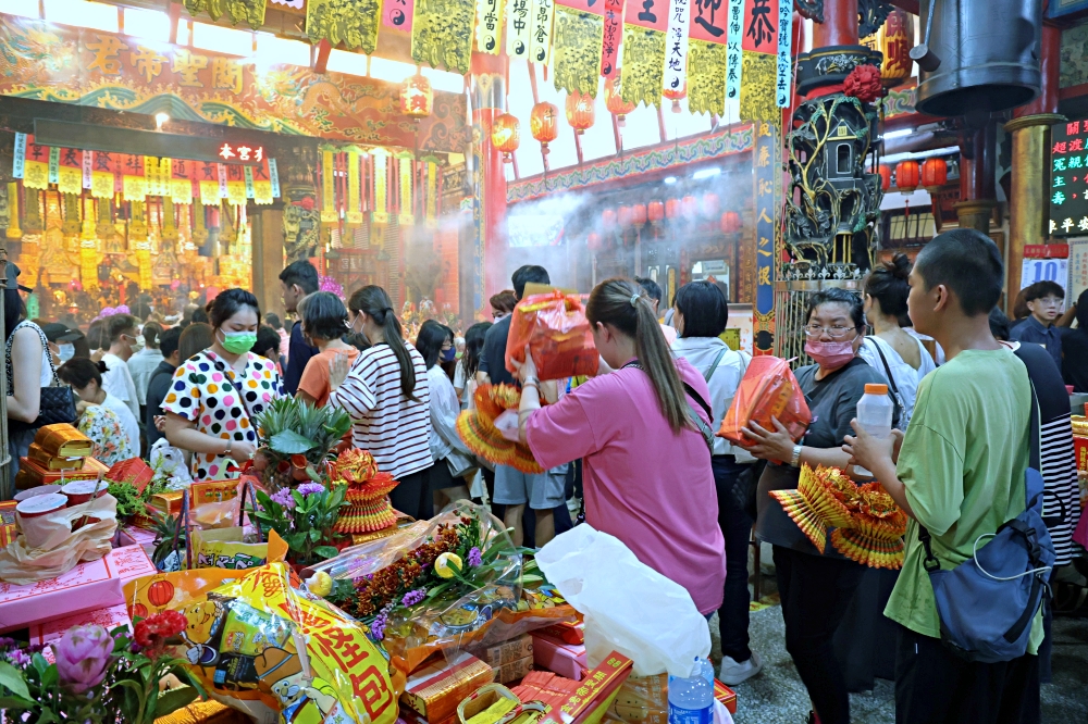 南天宮 | 台中財神廟超靈驗，關聖帝君生日契子回宮、借發財金求好運、吃平安龜好熱鬧！