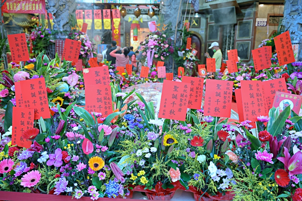 南天宮 | 台中財神廟超靈驗，關聖帝君生日契子回宮、借發財金求好運、吃平安龜好熱鬧！