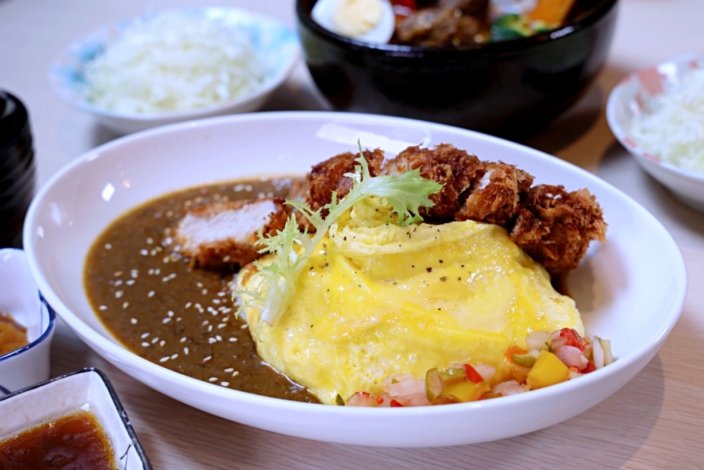 禾荳家 | 道地北海道湯咖哩、熟成咖哩好下飯，高麗絲小菜飲品全都吃到飽，台中咖哩飯推薦