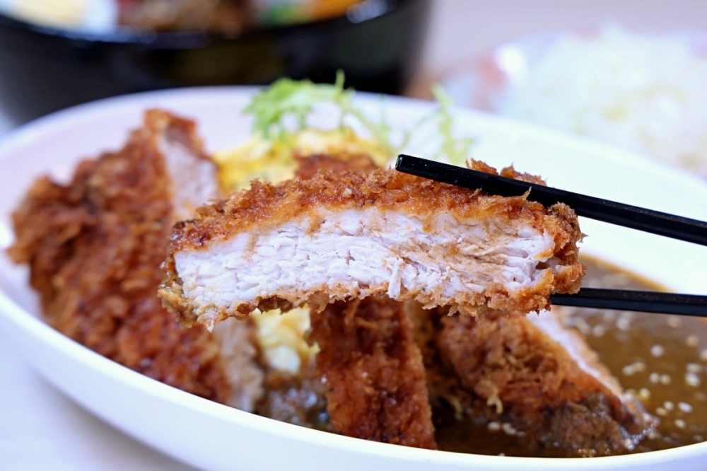 禾荳家 | 道地北海道湯咖哩、熟成咖哩好下飯，高麗絲小菜飲品全都吃到飽，台中咖哩飯推薦