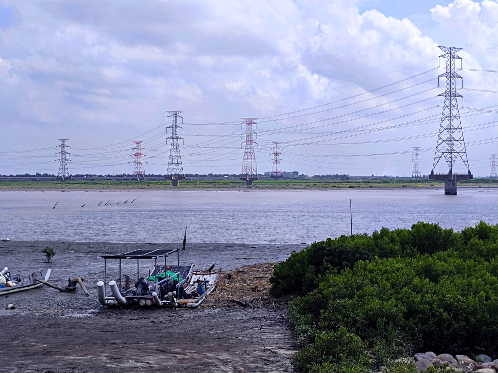 麗水驛站 | 百年麗水漁港遇見藍白地中海風希臘鐘樓，龍井景點推薦