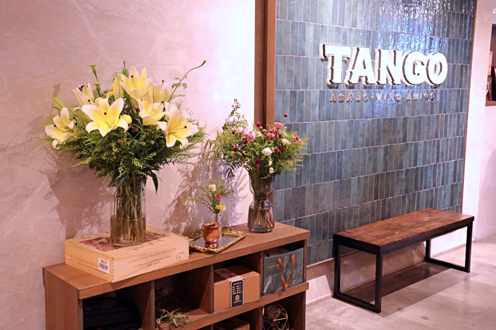 探戈阿根廷慢火牛排 Tango Bistro | 阿根廷料理台中也吃的到！不虧是烤肉王國，純粹鹽與木炭就好吃到爆棚！