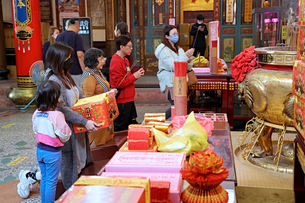 南天宮 | 台中走春開運祈福，新春求發財金、補財庫，就來台中拜拜靈驗財神廟