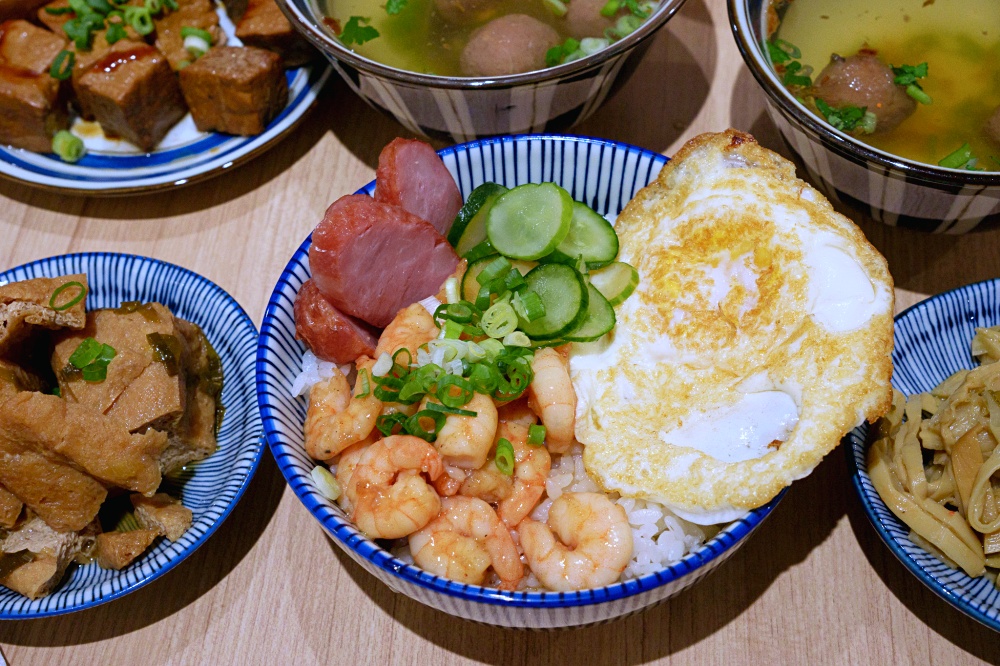 小樹食堂 | 愛買水湳店餐廳古早味套餐，麵線、雞湯、蝦仁飯均附3小菜