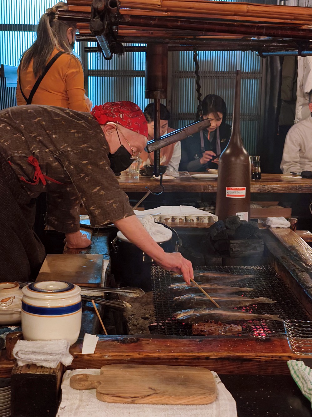 釧路爐端燒老店 Robata 炉ばた ，2代目奶奶超強，在地人推薦的釧路美食