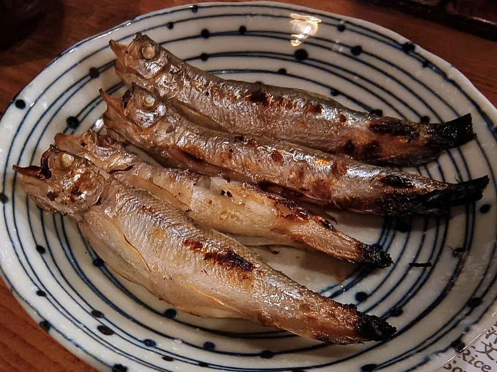 釧路爐端燒老店 Robata 炉ばた ，2代目奶奶超強，在地人推薦的釧路美食