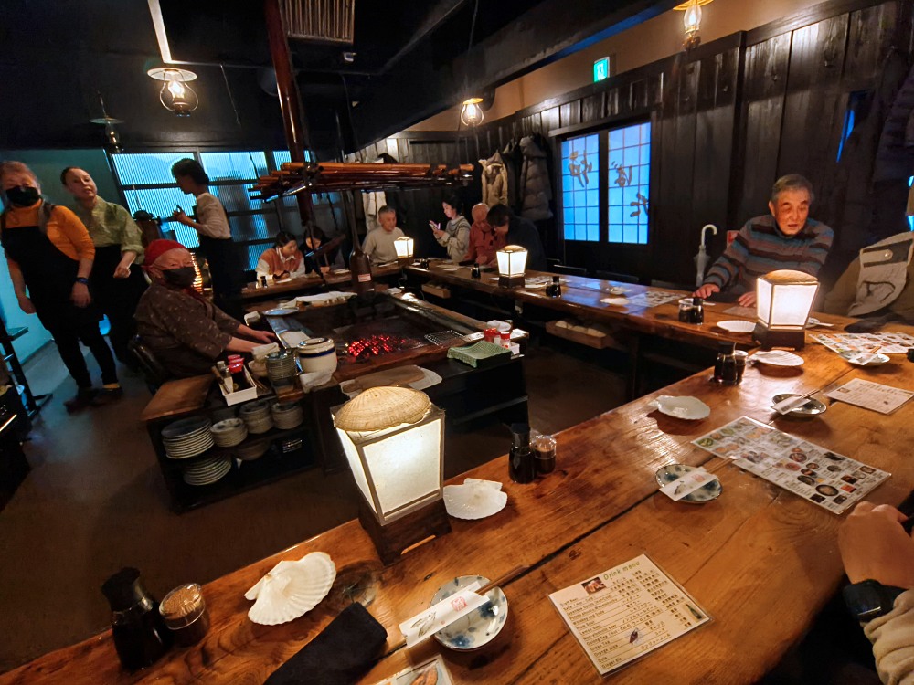 釧路爐端燒老店 Robata 炉ばた ，2代目奶奶超強，在地人推薦的釧路美食