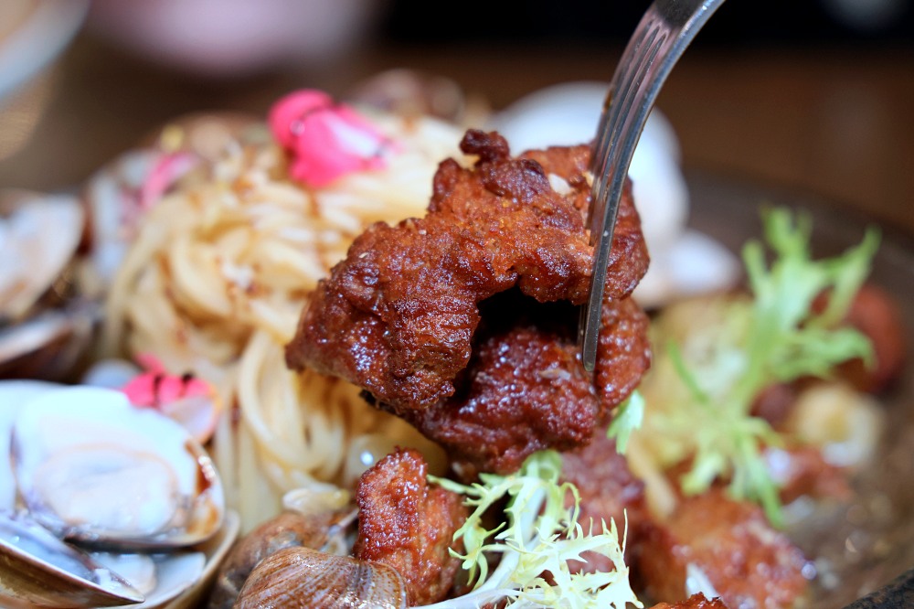 高沐手作料理 | 一中老宅餐廳大份量義大利麵，台水宿舍絕美秘境