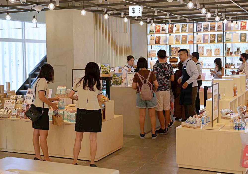 埔里日月町 | TSUTAYA BOOKSTORE日月町店，愛蘭交流道的南投埔里新景點