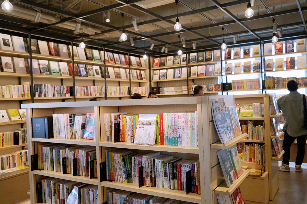 埔里日月町 | TSUTAYA BOOKSTORE日月町店，愛蘭交流道的南投埔里新景點