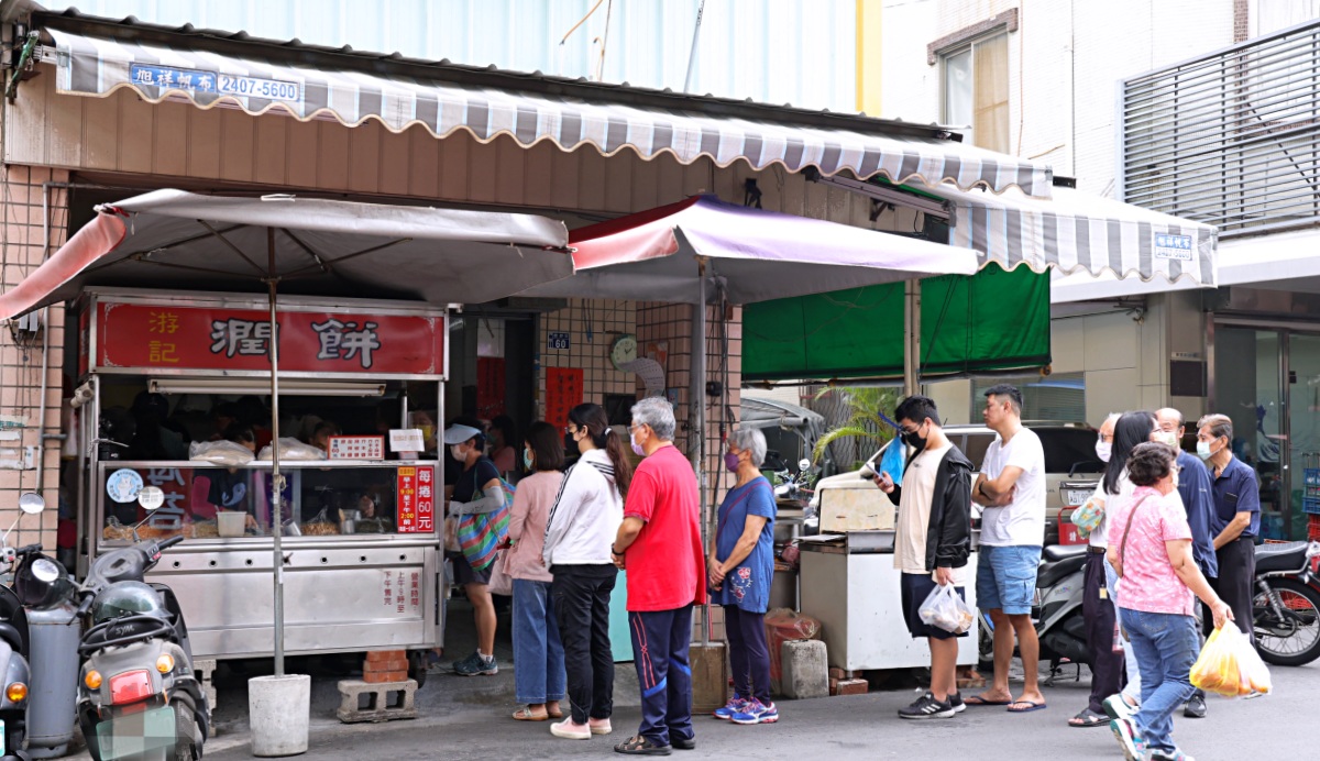 游記潤餅 | 第五市場必吃美食，加燒肉蛋酥的台中潤餅排隊也要買