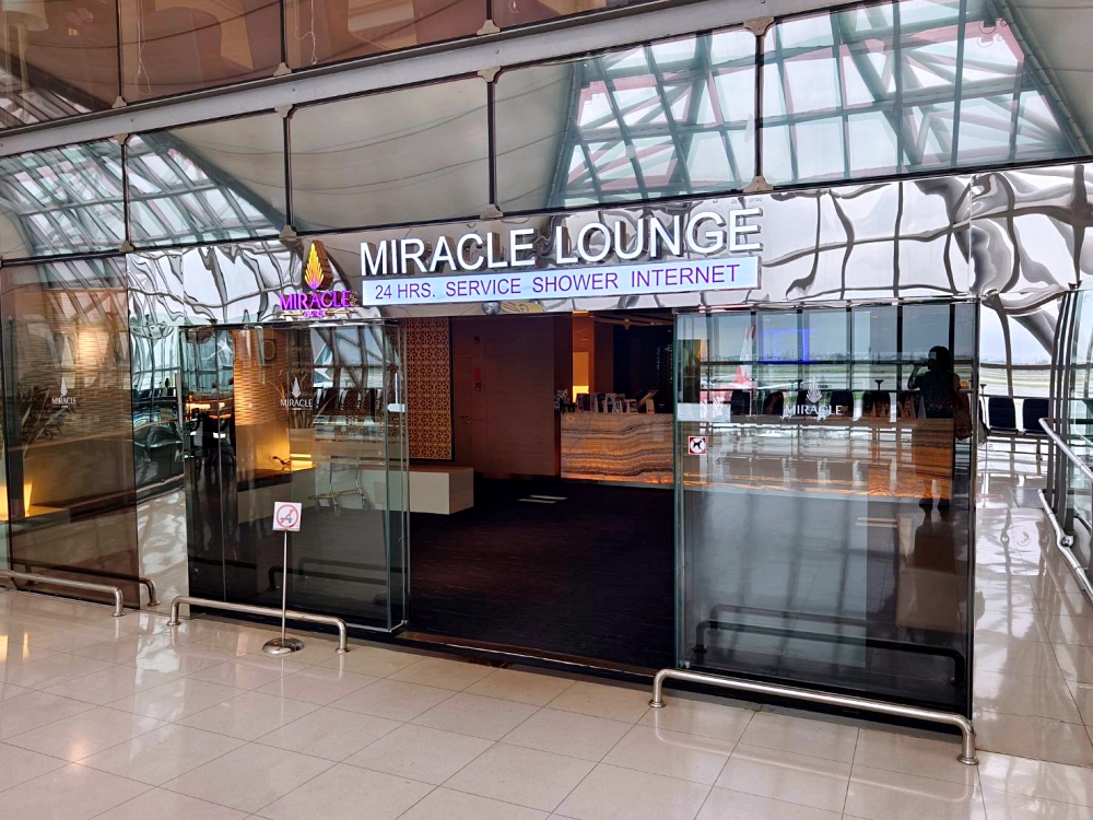 曼谷機場JCB免費貴賓室 | Miracle Lounge不用消費，持卡啤酒、熟食冰淇淋無限享用