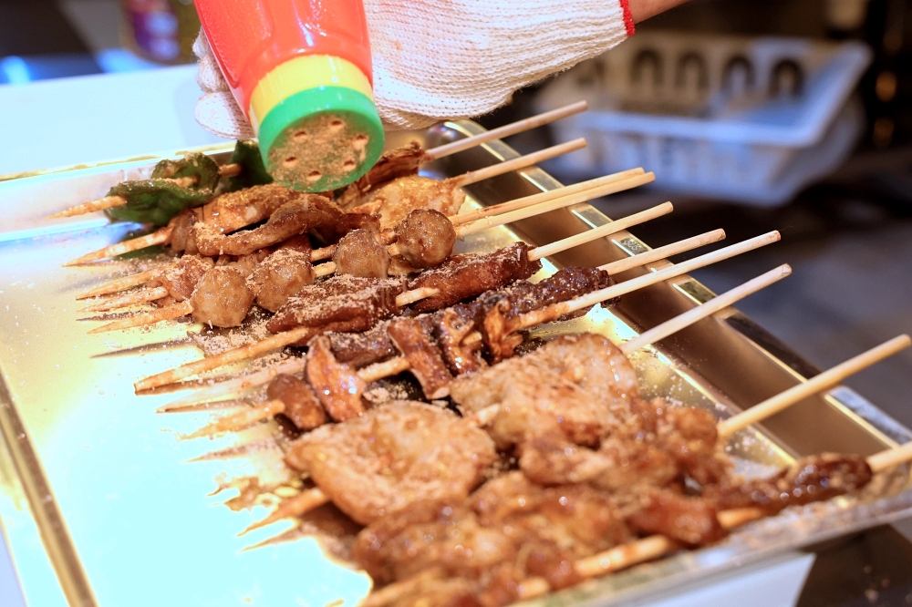 蜜醬燒烤 | 香醇蜂蜜調出新風味，台中平價燒烤飲料免費暢飲、最便宜柏克金生啤