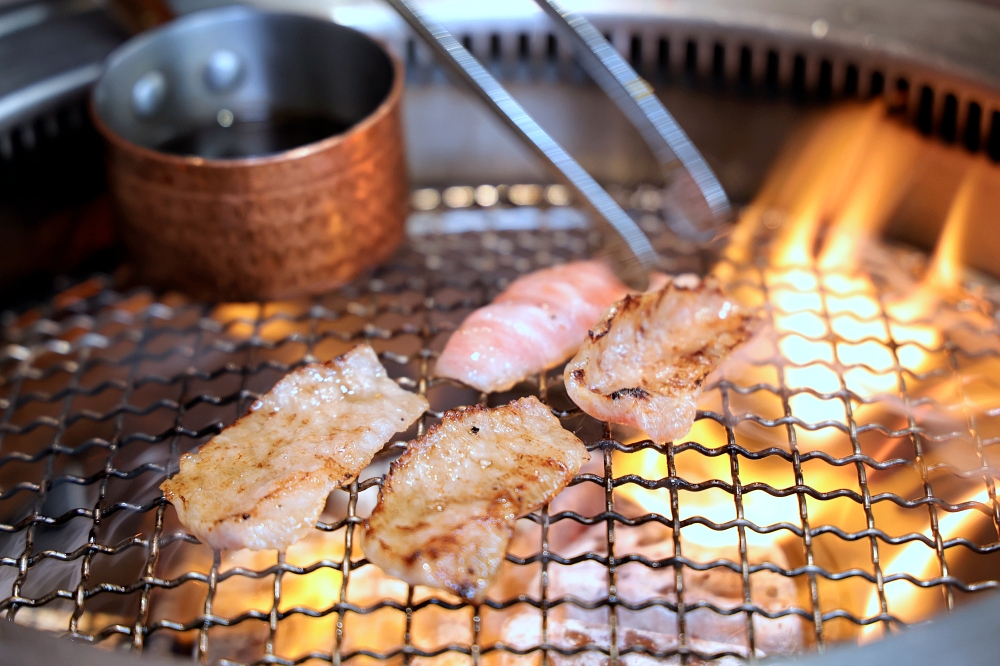 山鯨燒肉漢口店 | 有包廂服務也有專人代烤的台中燒肉店，穿和服吃燒肉拍美照好有趣