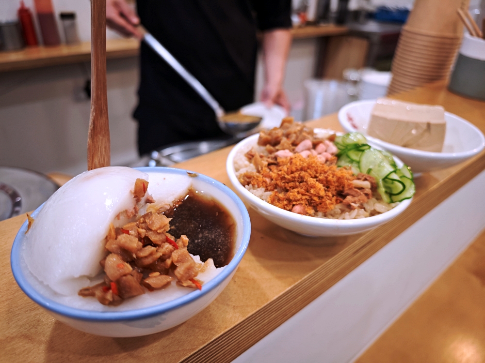 在來碗粿米糕專門｜向上市場米其林指南推薦，濃濃古早味美食