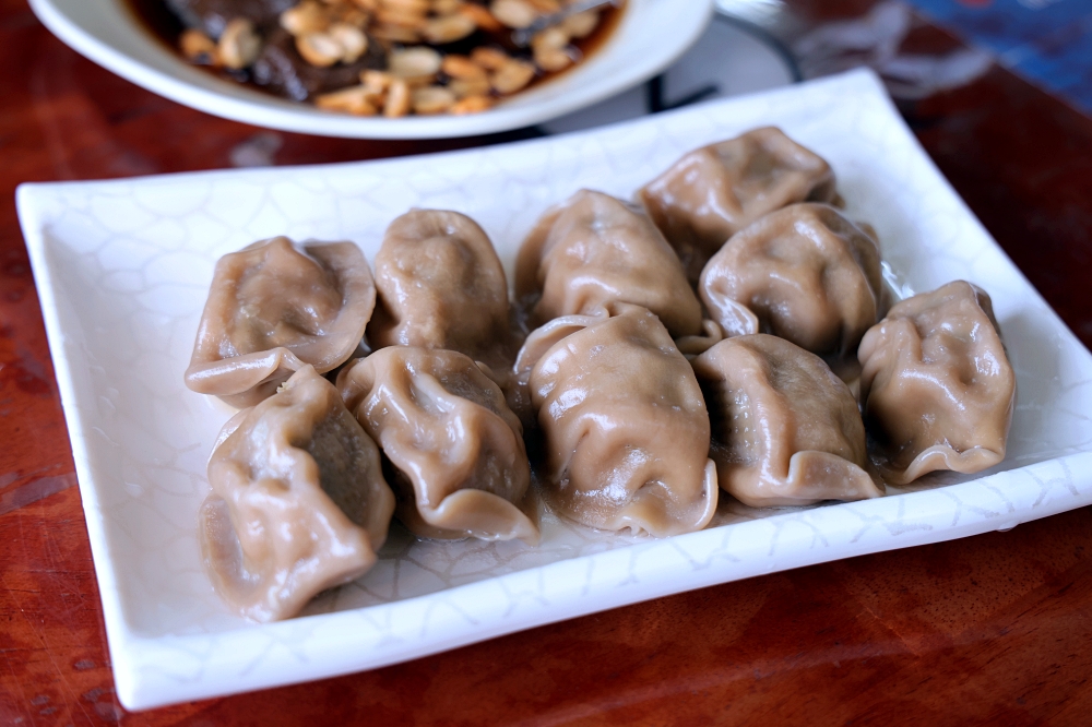 獅潭仙草 | 苗栗獅潭仙草料理超有名，炸仙草、仙草水餃、仙草霜淇淋、客家美食仙草牛搵水都是獅潭必吃美食