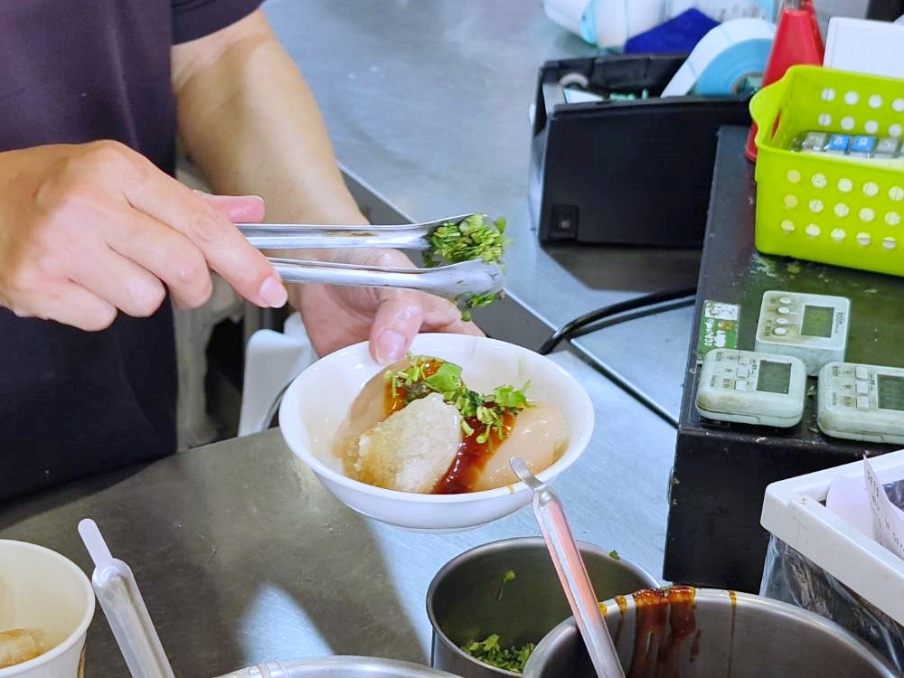 王哥肉丸向上店 | 天天都排隊的台中脆皮肉圓，向上市場美食