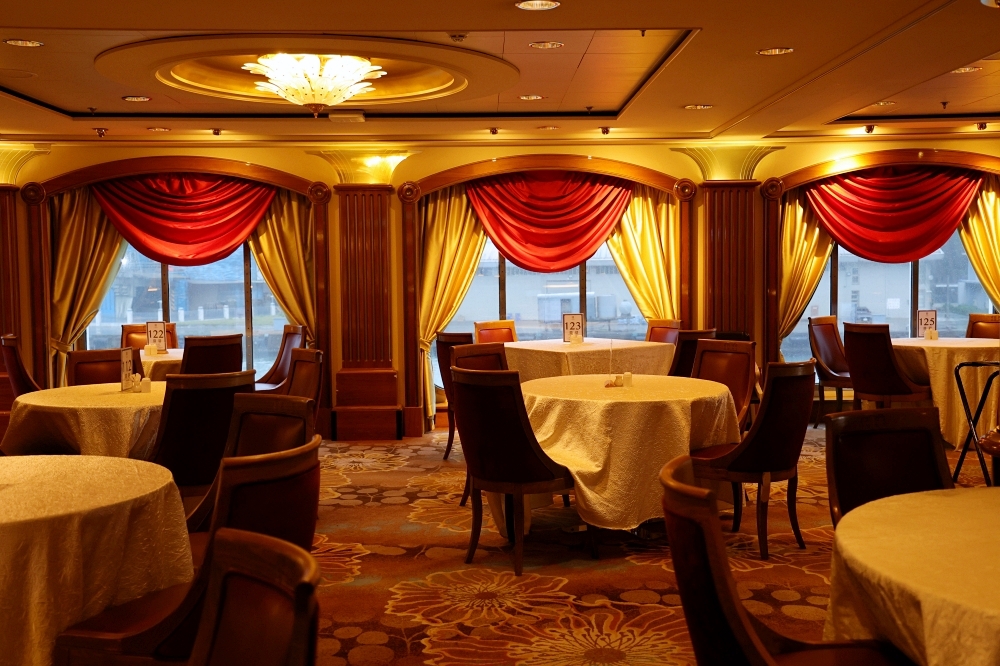 麗星郵輪 StarCruises | 搭全中文郵輪遊日韓，3間免費餐廳1日5餐輕鬆達成，天天都有精彩秀