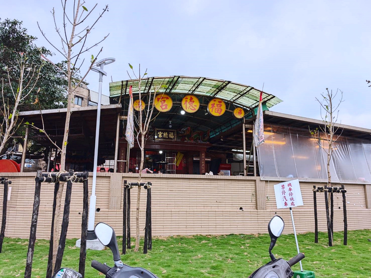 龜吼漁夫市集 | 海景第一排吃海鮮超有fu~萬里蟹造型好可愛，1樓活海鮮2樓代客料理，北海岸吃海鮮來這就對了