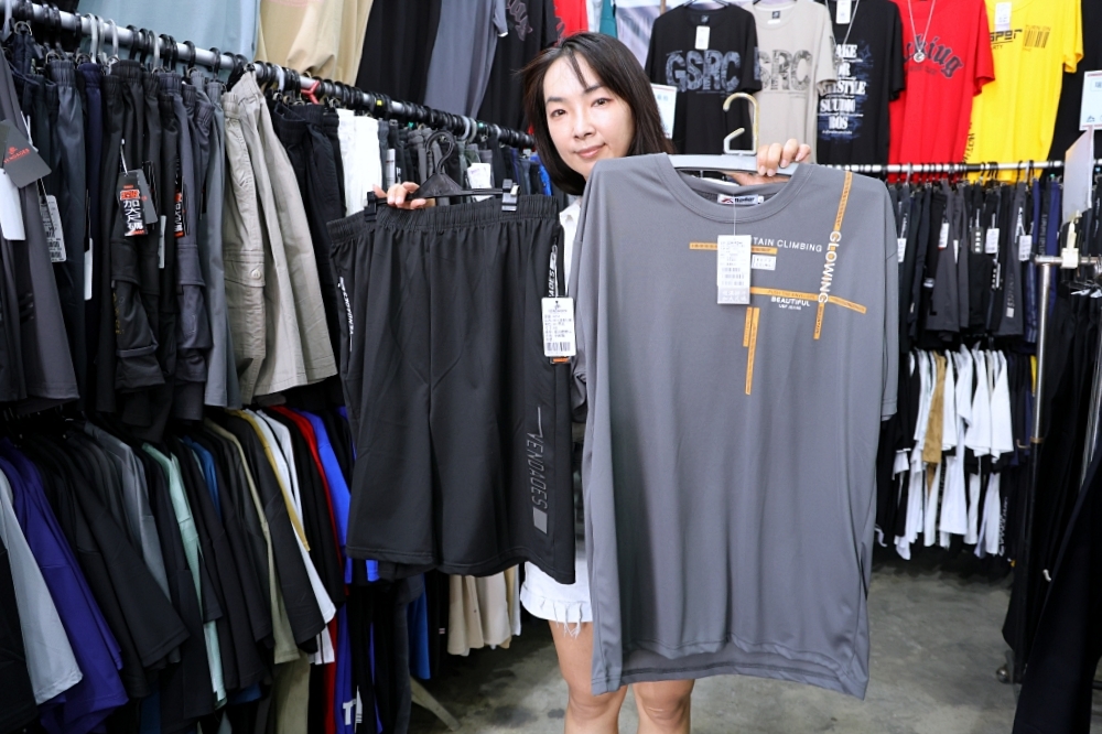 太平永豐路夏特賣 | 冰絲涼感衣190元起,冰絲涼感防曬外套590起,滿額送整箱衛生紙 太平永豐路夏特賣 | 冰絲涼感衣190元起,冰絲涼感防曬外套590起,滿額送整箱衛生紙