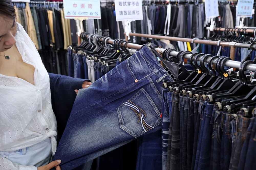 太平永豐路夏特賣 | 冰絲涼感衣190元起,冰絲涼感防曬外套590起,滿額送整箱衛生紙 太平永豐路夏特賣 | 冰絲涼感衣190元起,冰絲涼感防曬外套590起,滿額送整箱衛生紙