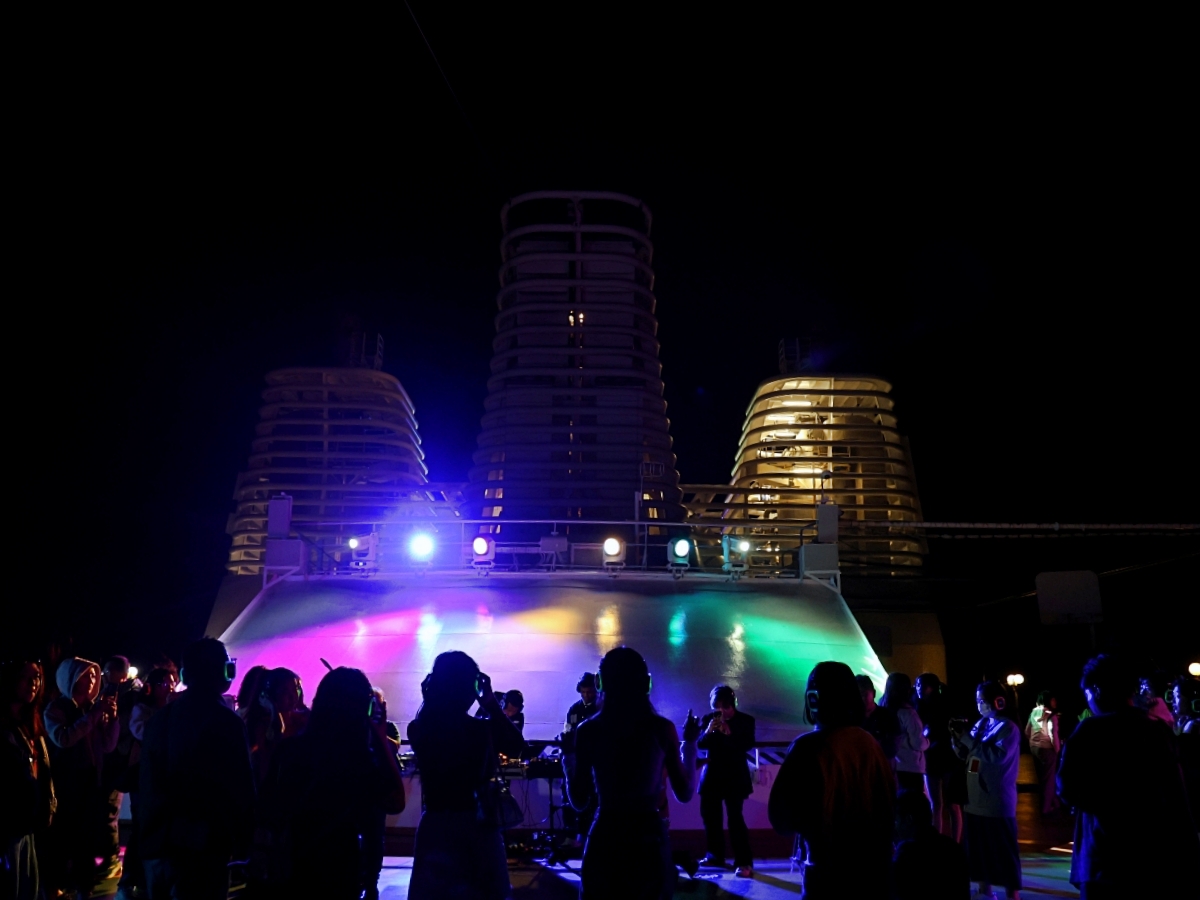 麗星郵輪6天5夜大阪高知 | 變心改愛海景房,泳池泡沫派對、甲板靜音派對就是嗨,還有海豚跳躍,許願住皇宮套房 麗星郵輪6天5夜大阪高知 | 變心改愛海景房,泳池泡沫派對、甲板靜音派對就是嗨,還有海豚跳躍,許願住皇宮套房