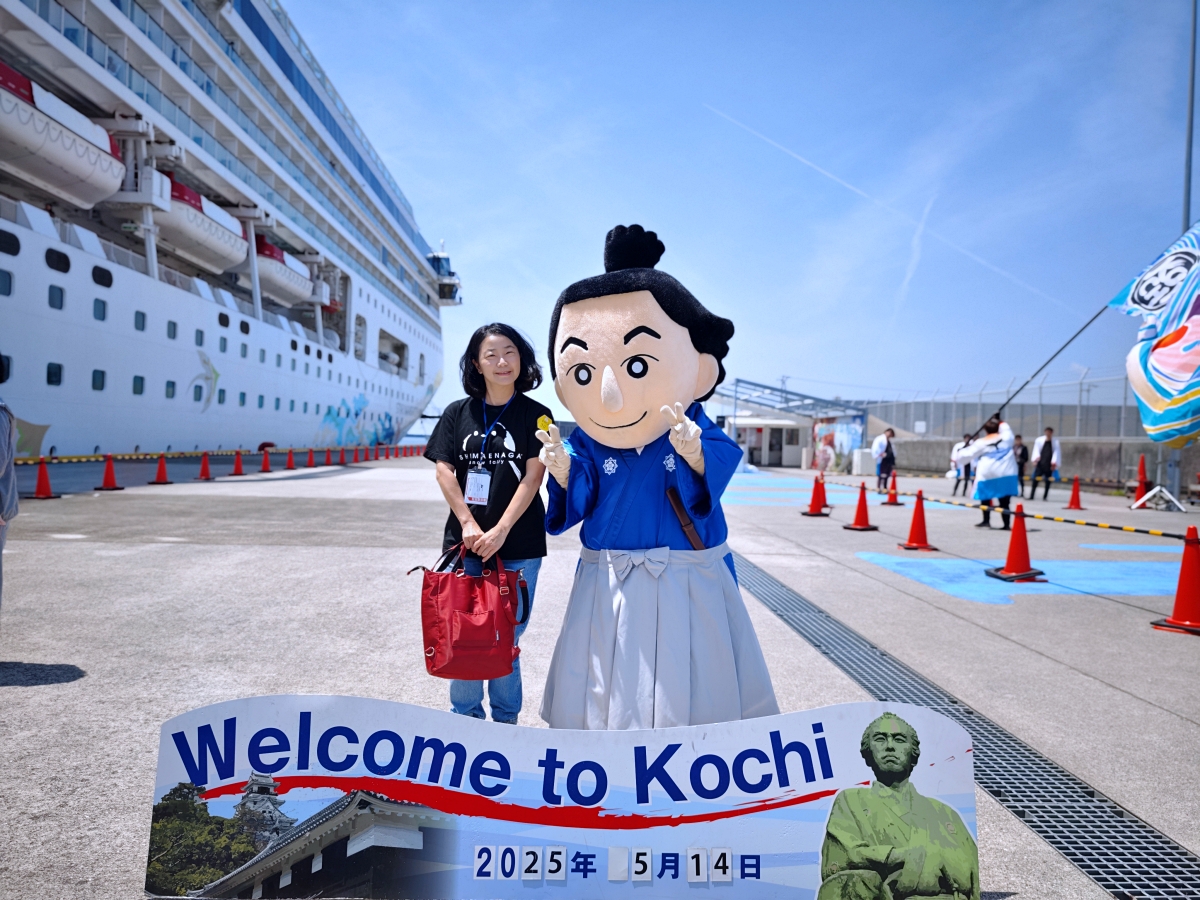 麗星郵輪6天5夜大阪高知 | 變心改愛海景房,泳池泡沫派對、甲板靜音派對就是嗨,還有海豚跳躍,許願住皇宮套房 麗星郵輪6天5夜大阪高知 | 變心改愛海景房,泳池泡沫派對、甲板靜音派對就是嗨,還有海豚跳躍,許願住皇宮套房