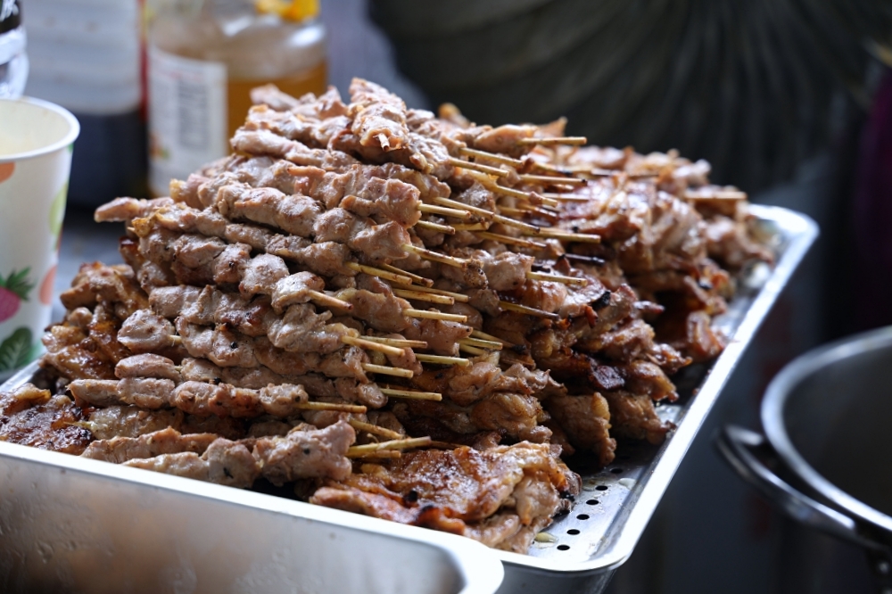 在地人激推！台中第五市場興燒肉超厚雞腿割包，銅板價美味必吃！