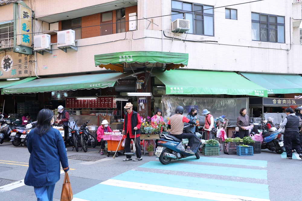 阿隆麵攤 | 台中向上市場必須吃的人氣麵店
