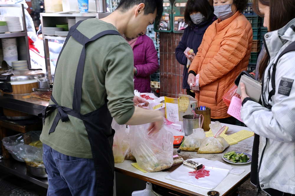 阿隆麵攤 | 台中向上市場必須吃的人氣麵店