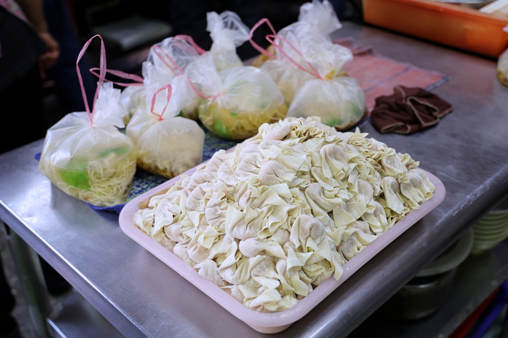 阿隆麵攤 | 台中向上市場必須吃的人氣麵店