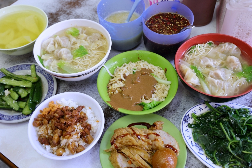 阿隆麵攤 | 台中向上市場必須吃的人氣麵店